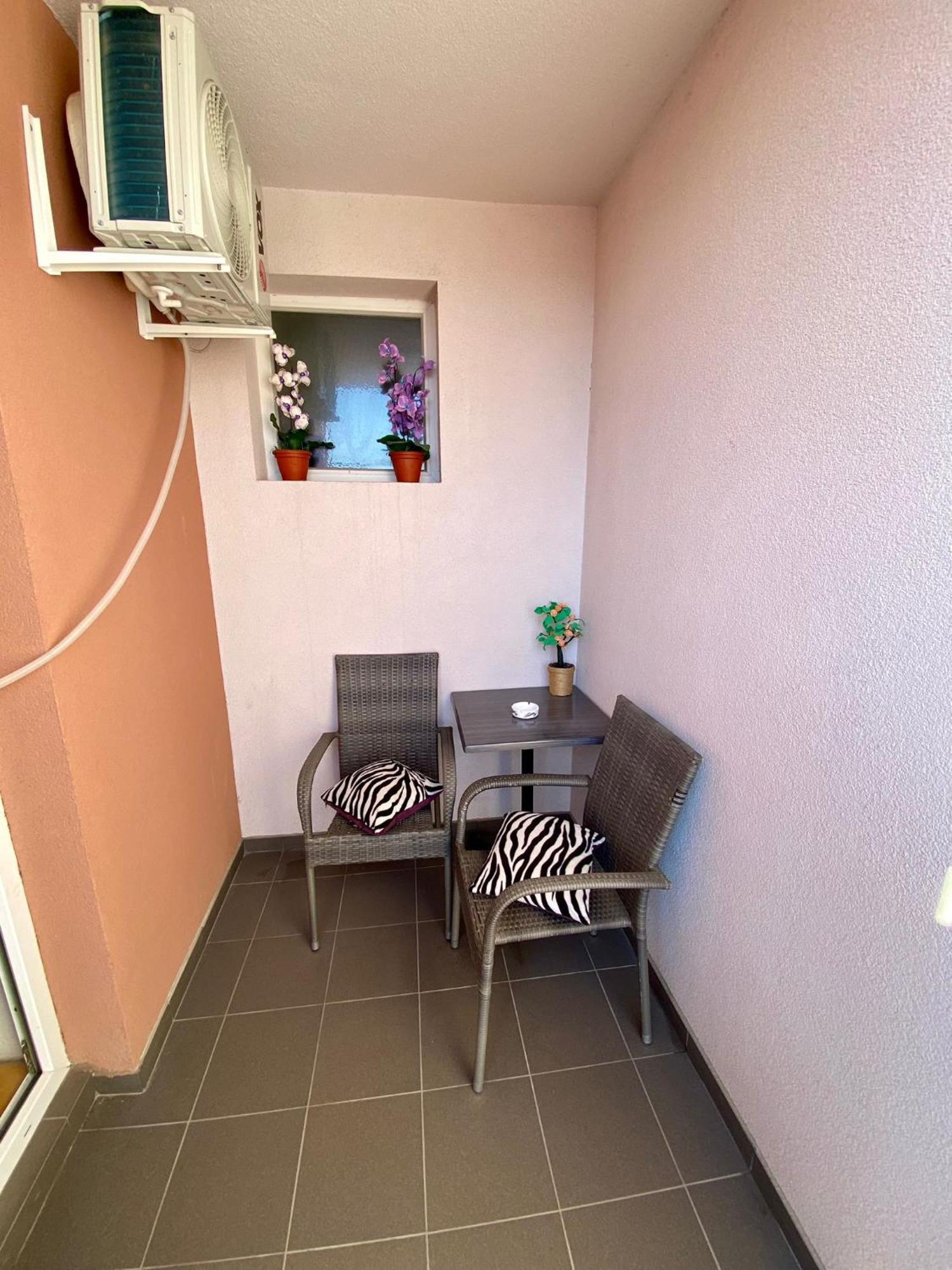 Ema Apartment